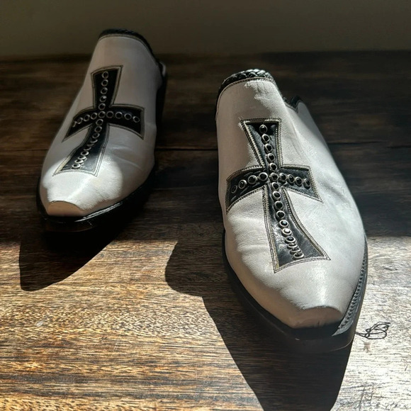 Tres Outlaws white with black Cross Swarovski crystals Pointed Toe mule boot 8.5 - Picture 15 of 16